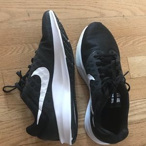 Brand New 9.5 Black Nike’s